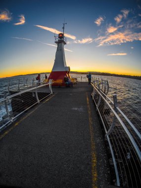 Victoria, BC, Kanada 'daki ogen noktasında Breakwater; burak Tim