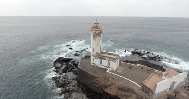 Bela vista para o mar com luzaqueles — Vídeo de Stock