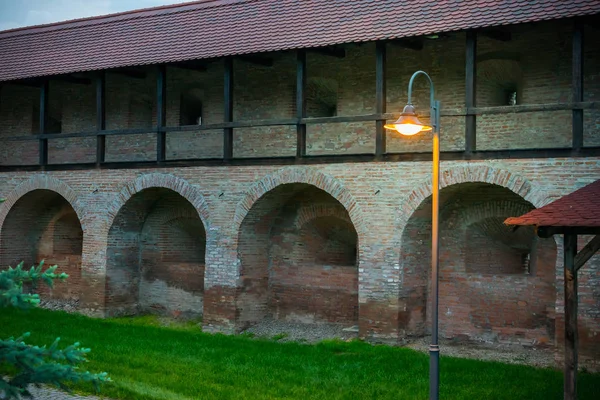 Παλιά Τείχη Μέσα Στο Φρούριο Την Ημέρα — Φωτογραφία Αρχείου