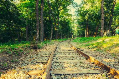 Şehir parkındaki eski demiryolu.