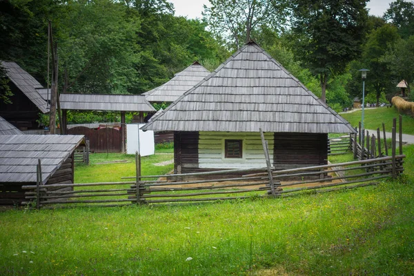 Vedere Casei Tradiționale Din Satul Vechi — Fotografie, imagine de stoc