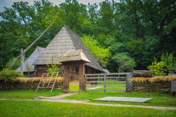 Вид Традиционный Дом Старой Деревне — стоковое фото