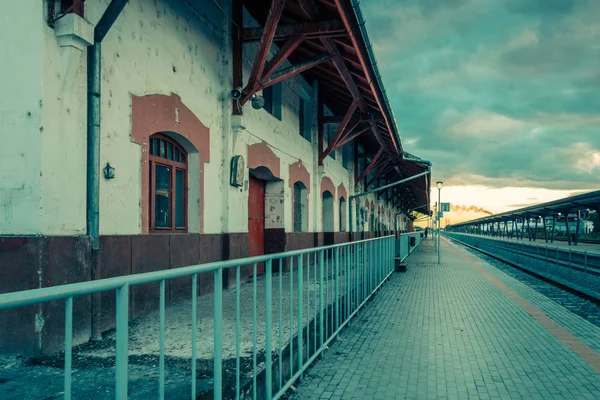 Vintage Station Bij Zonsopgang — Stockfoto