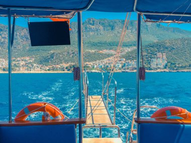 Gündüz vakti yat köprüsü