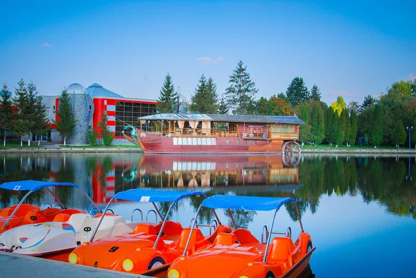 Restaurante Barco Río Durante Día — Foto de Stock