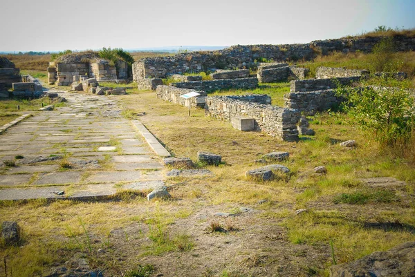 Gündüz Vakti Antik Kalenin Kalıntıları — Stok fotoğraf