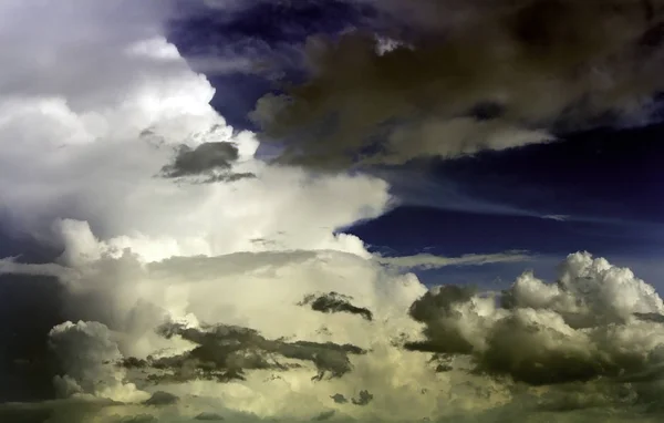 Nubes Unos Dias Verano — Stockfoto