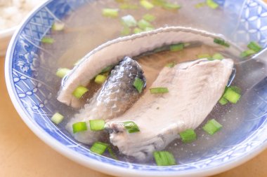 Milkfish cilt çorbası, Tainan farklı Tayvan incelik gıda. Sebze, üst görünüm, fotokopi alanı ile öğle yemeği veya kahvaltı için ünlü yemek seti, yakın