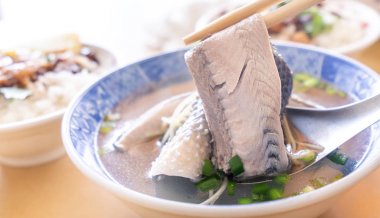 Milkfish cilt çorbası, Tainan farklı Tayvan incelik gıda. Sebze, üst görünüm, fotokopi alanı ile öğle yemeği veya kahvaltı için ünlü yemek seti, yakın