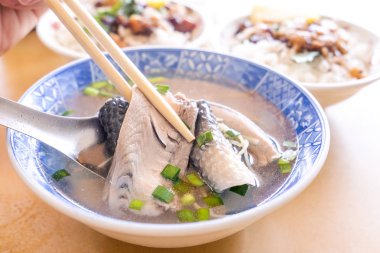 Milkfish cilt çorbası, Tainan farklı Tayvan incelik gıda. Sebze, üst görünüm, fotokopi alanı ile öğle yemeği veya kahvaltı için ünlü yemek seti, yakın