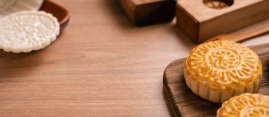 Yuvarlak şekilli ay pastası Mooncake - Çin tarzı geleneksel geçmiş