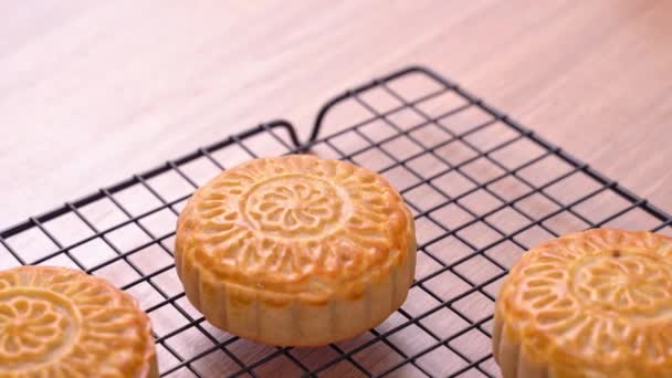Свіжий Запечена Китайський Місячний Торт Тісто Традиційного Середини Осені Фестиваль — стокове відео
