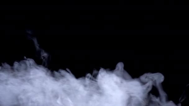 Realistische Rook Mist Nevel Geïsoleerd Zwarte Achtergrond Scherm Modus Voor — Stockvideo