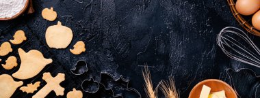 Cadılar Bayramı kurabiyeleri yapma tasarım konsepti, hazırlık partisi, üst görünüm, düz döşeme, genel giderler, boş fotokopi alanı.