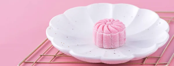 Renkli Kar Tenli Pastası Tatlı Karlı Pastası Pastel Soluk Pembe — Stok fotoğraf