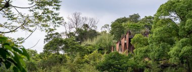 Longteng Kırık Köprüsü, Yutengping Köprüsü Longteng Köyü, Sanyi Kasabası, Miaoli İlçesi, Tayvan, ünlü bir seyahat merkezi, yaşam tarzı.