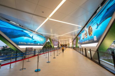 Taoyuan, Tayvan - 2 Eylül 2020: Yeni açılan akvaryum - Xpark binası, Taoyuan Qingpu 'nun popüler simgesi.