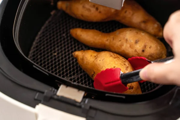 烘烤的红薯在家里是由法国航空公司烹调的 饮食健康食品 — 图库照片
