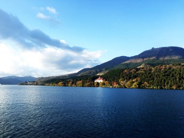 Göl gökyüzü dağ bulut güneş ışığı