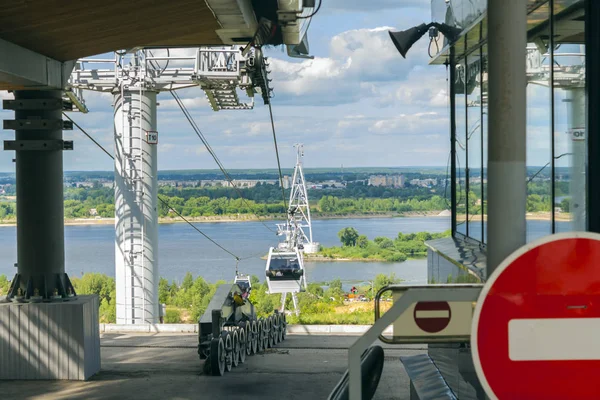 下诺夫哥罗德河对岸的缆车 — 图库照片