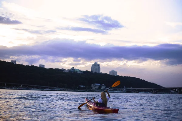Jednom Kajaku Nebo Kanoe Plaví Volném Čase Centrální Řece Cestovní — Stock fotografie