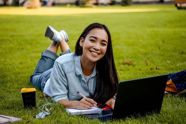 Pretty Student Lying Grass Close Portrait Happy Cheery Student Girl — Stock Photo, Image