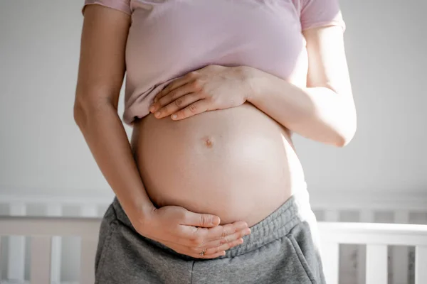 Gravidez Esperando Bebê Cuidando Saúde Corpo Pele Uma Mulher Grávida — Fotografia de Stock