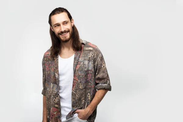 Senyum Ramah Menyenangkan Pria Menarik Dan Baik Hippie Hipster Pelancong — Stok Foto