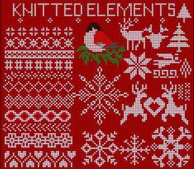 Örme öğeleri, süs eşyaları, kar taneleri ve kırmızı bir arka plan üzerinde diğer Noel süsleri kümesi