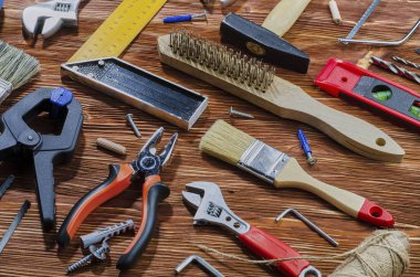 Ev işleri yapmak için çalışma araçları bir dizi