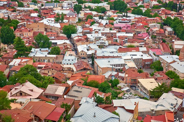 Topputsikt över taken i gamla Tbilisi — Stockfoto
