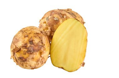 Taze beyaz patates beyaz arka plan üzerinde izole. Organik gıdanın arka planı.