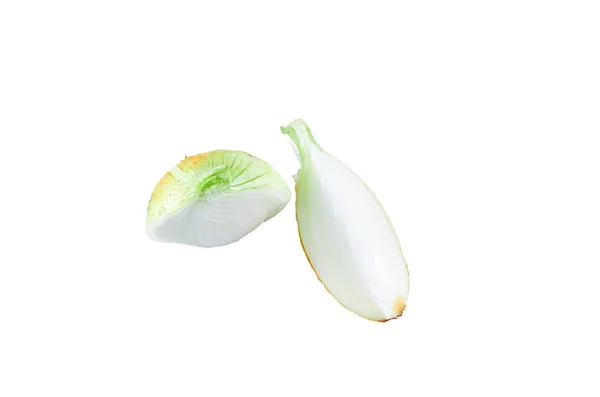 Φρεσκοκομμένο κρεμμύδι σε λευκό φόντο, πάνω θέα. Βιολογικό φόντο τροφίμων. — Φωτογραφία Αρχείου