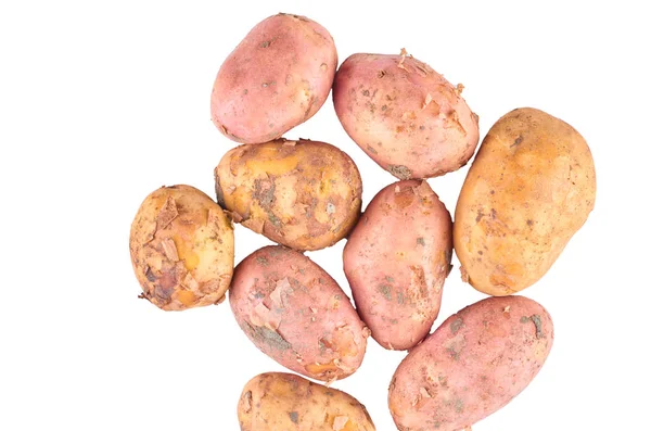 Verse rode en witte aardappelen geïsoleerd op witte achtergrond. Het uitzicht vanaf de top. Biologische voedsel achtergrond. — Stockfoto