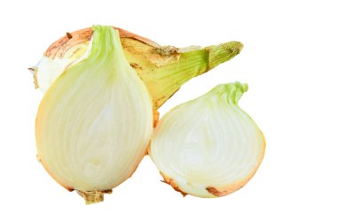 Beyaz arka planda taze doğranmış soğan. Organik gıda arka plan.