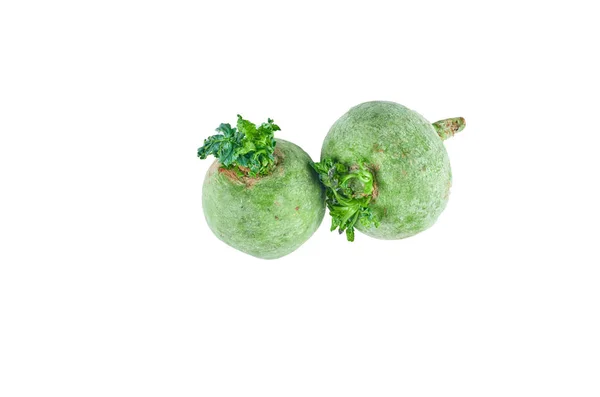 新鲜的绿色萝卜隔离在白色背景上。顶部的视图。有机食品的背景. — 图库照片