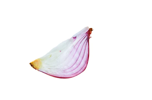 Beyaz arka plan üzerinde taze kesilmiş kırmızı soğan, üst görünümü. Organik gıda arka plan. — Stok fotoğraf