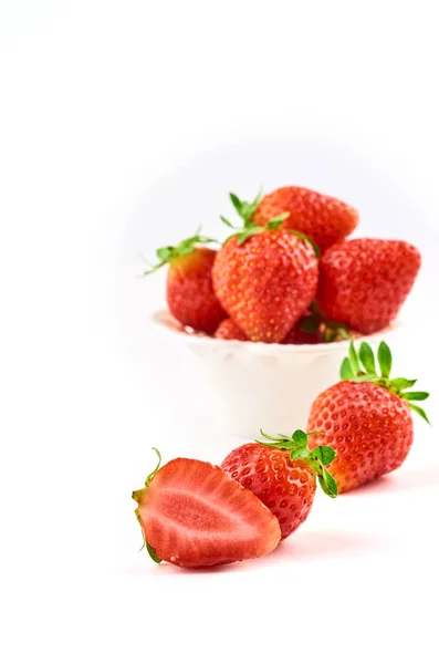 Fresas sobre fondo blanco — Foto de Stock