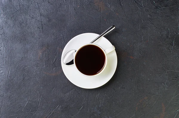 kahve koyu arka plan üzerinde