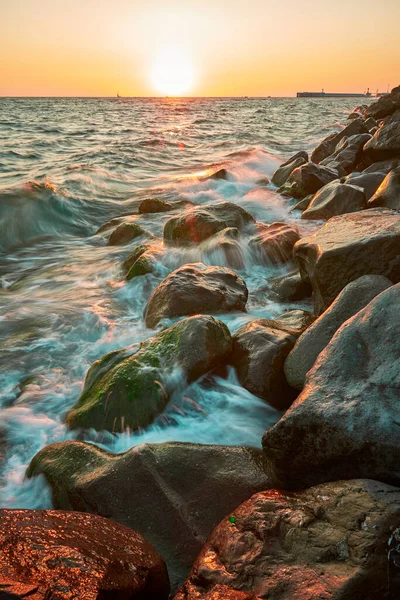 Длительное Воздействие Прибрежного Ландшафта Имерети Адлер Вечерним Освещением Волны Смывают — стоковое фото