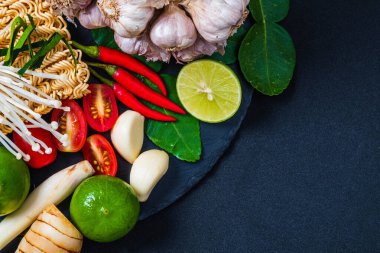 Sağlıklı besinler üst düzey Asya yemeklerini kapatır.