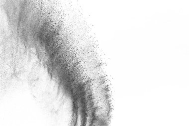 Siyah parçacıklar beyaz zemin üzerinde izole edildi. Soyut toz tabakası dokusu.