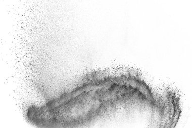 Siyah parçacıklar beyaz zemin üzerinde izole edildi. Soyut toz tabakası dokusu.