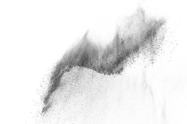 Siyah parçacıklar beyaz zemin üzerinde izole edildi. Soyut toz tabakası dokusu.