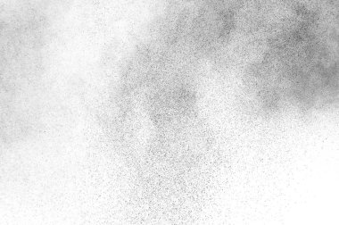 Siyah parçacıklar beyaz zemin üzerinde izole edildi. Soyut toz tabakası dokusu.