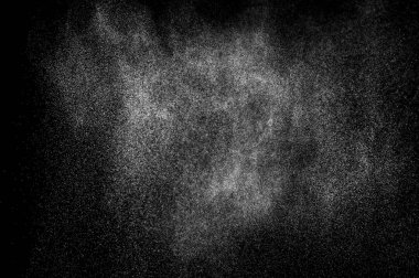 Siyah arka planda soyut su sıçramaları. Soyut su püskürtüsü. Soyut yağmur. Duş suyu damlaları. soyut doku.