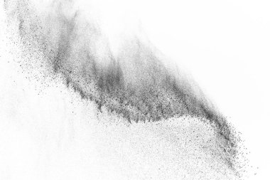 Siyah parçacıklar beyaz zemin üzerinde izole edildi. Soyut toz tabakası dokusu.