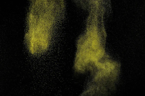 Złoto Proszku Wybuch Czarnym Tle Yellow Chmura Złocistym Pyłem Eksplodować — Zdjęcie stockowe