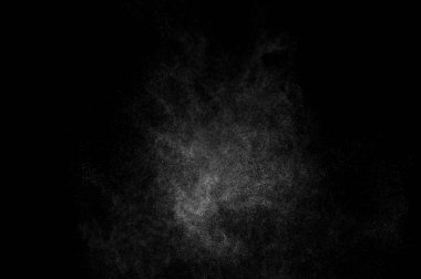 Siyah arka planda soyut su sıçramaları. Soyut su püskürtüsü. Soyut yağmur. Duş suyu damlaları. soyut doku.