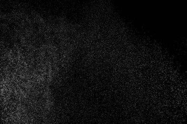 Siyah arka planda soyut su sıçramaları. Soyut su püskürtüsü. Soyut yağmur. Duş suyu damlaları. soyut doku.